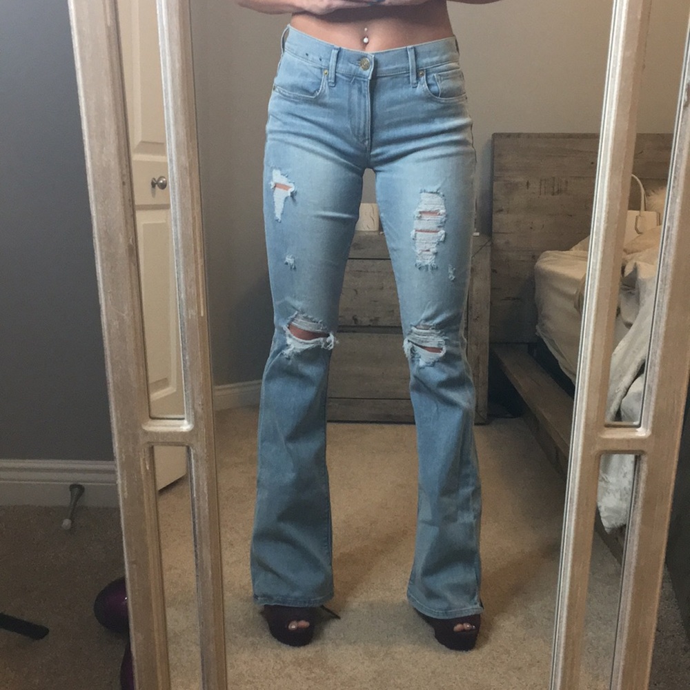 Light washed, ripped Slim Flare Express Jeans(NEW)